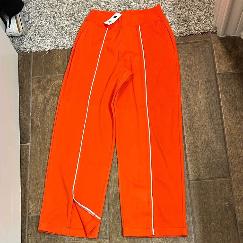 SPANX Bold Red, air essential Apparel